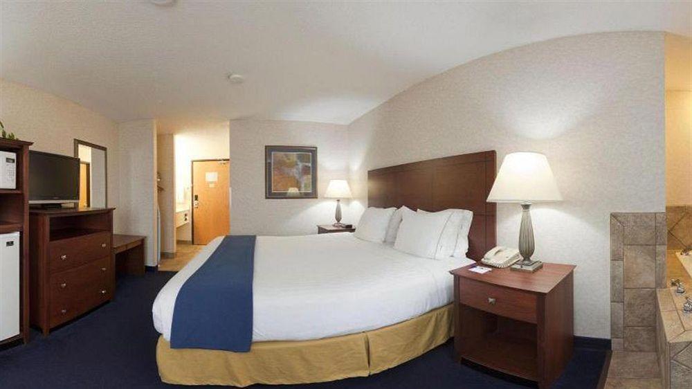 Holiday Inn Express Deforest By Ihg Luaran gambar