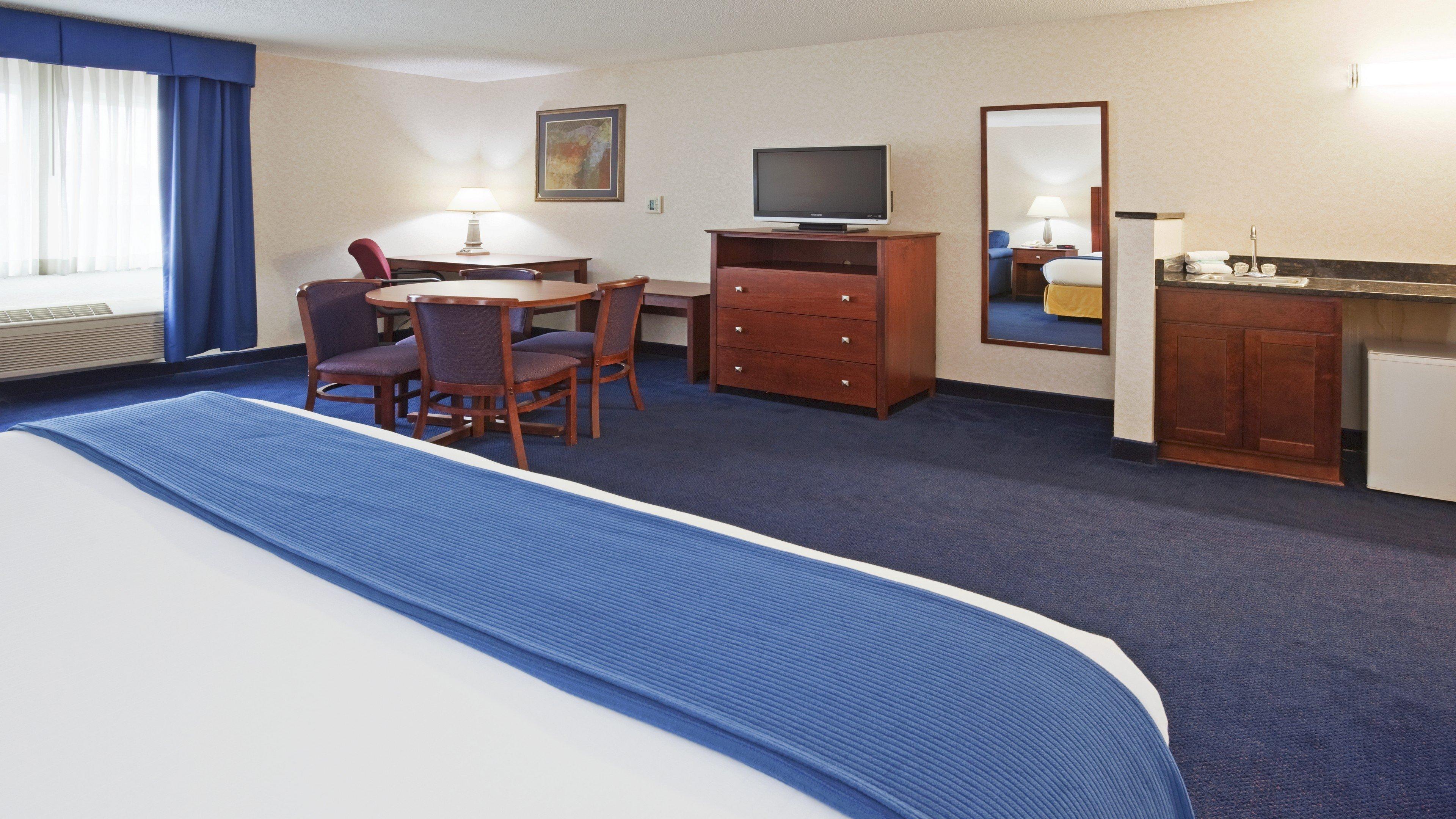 Holiday Inn Express Deforest By Ihg Bilik gambar