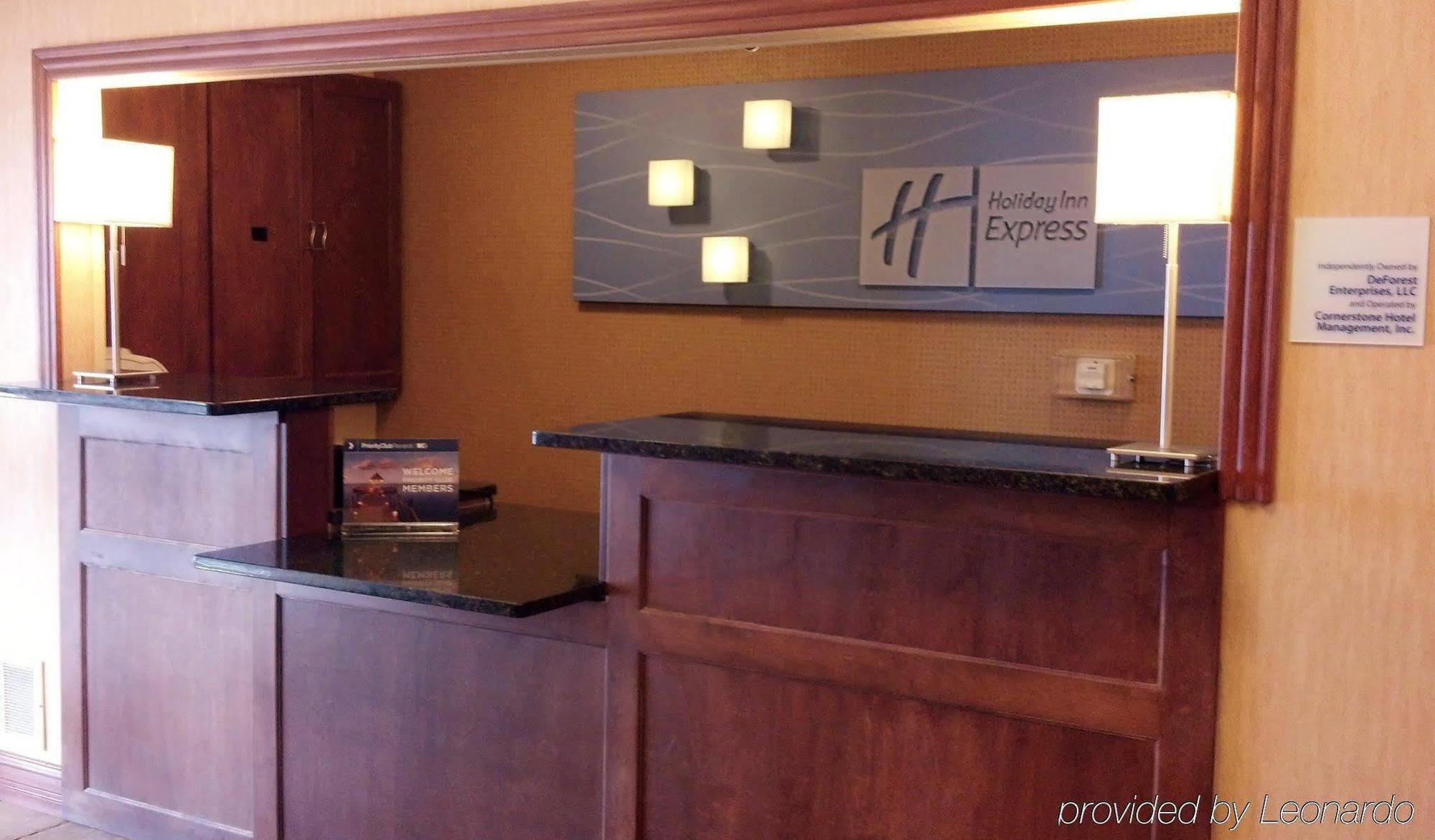 Holiday Inn Express Deforest By Ihg Luaran gambar