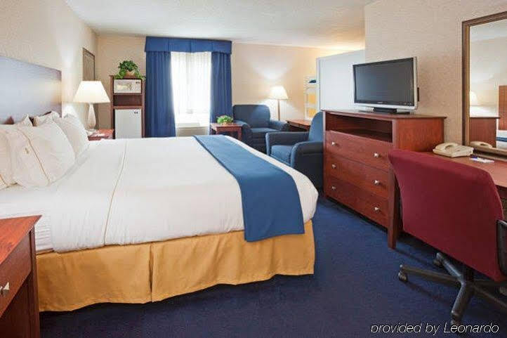 Holiday Inn Express Deforest By Ihg Luaran gambar