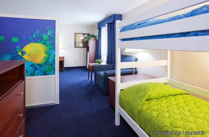 Holiday Inn Express Deforest By Ihg Luaran gambar